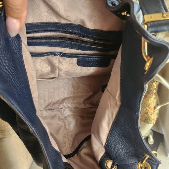 Michael Kors Camden Hobo Bag - Picture 5 of 7